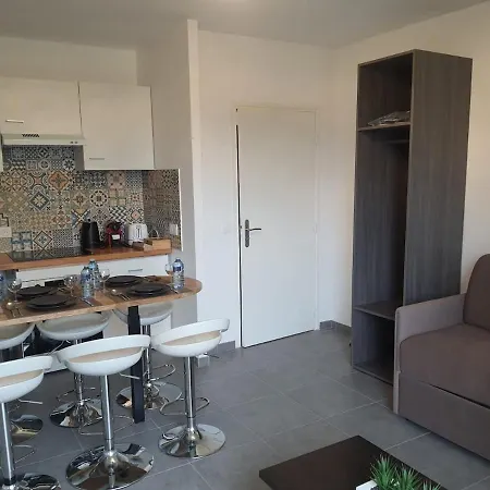 Apartment Odi Rent - Le 60